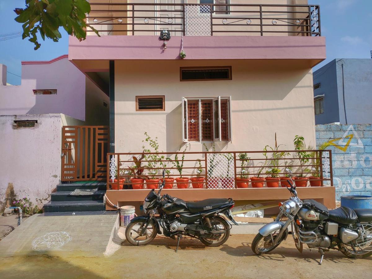 هامبي Vijayanagara Home Stay المظهر الخارجي الصورة